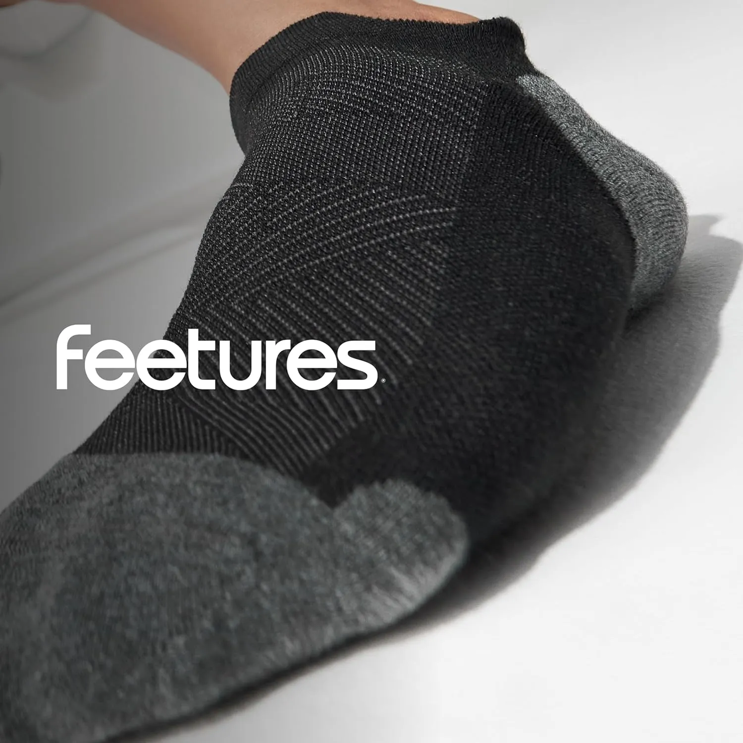 Feetures Elite Max Cushion No Show Tab Ankle Socks - Sport Sock with Targeted Compression