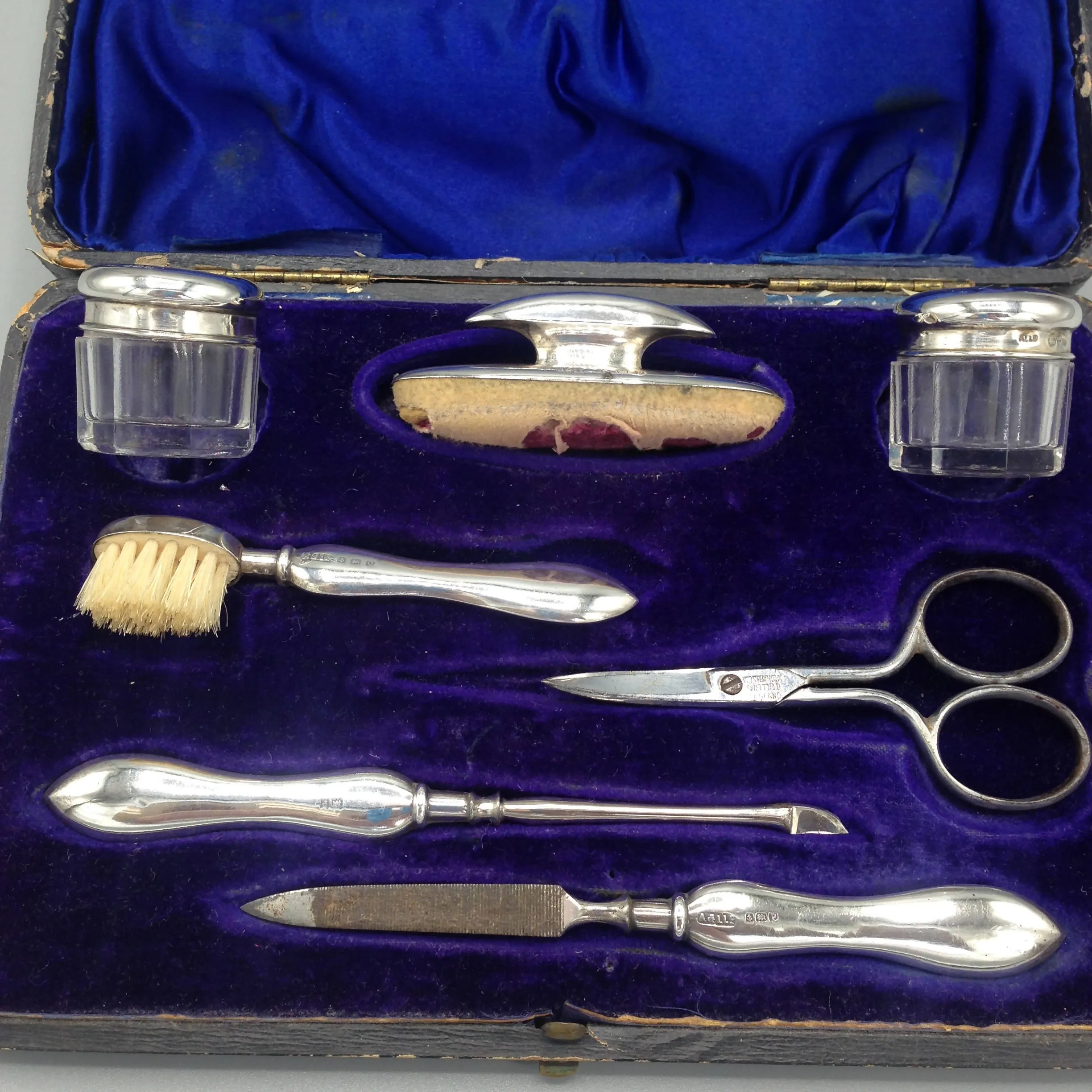 George V hallmarked silver manicure set