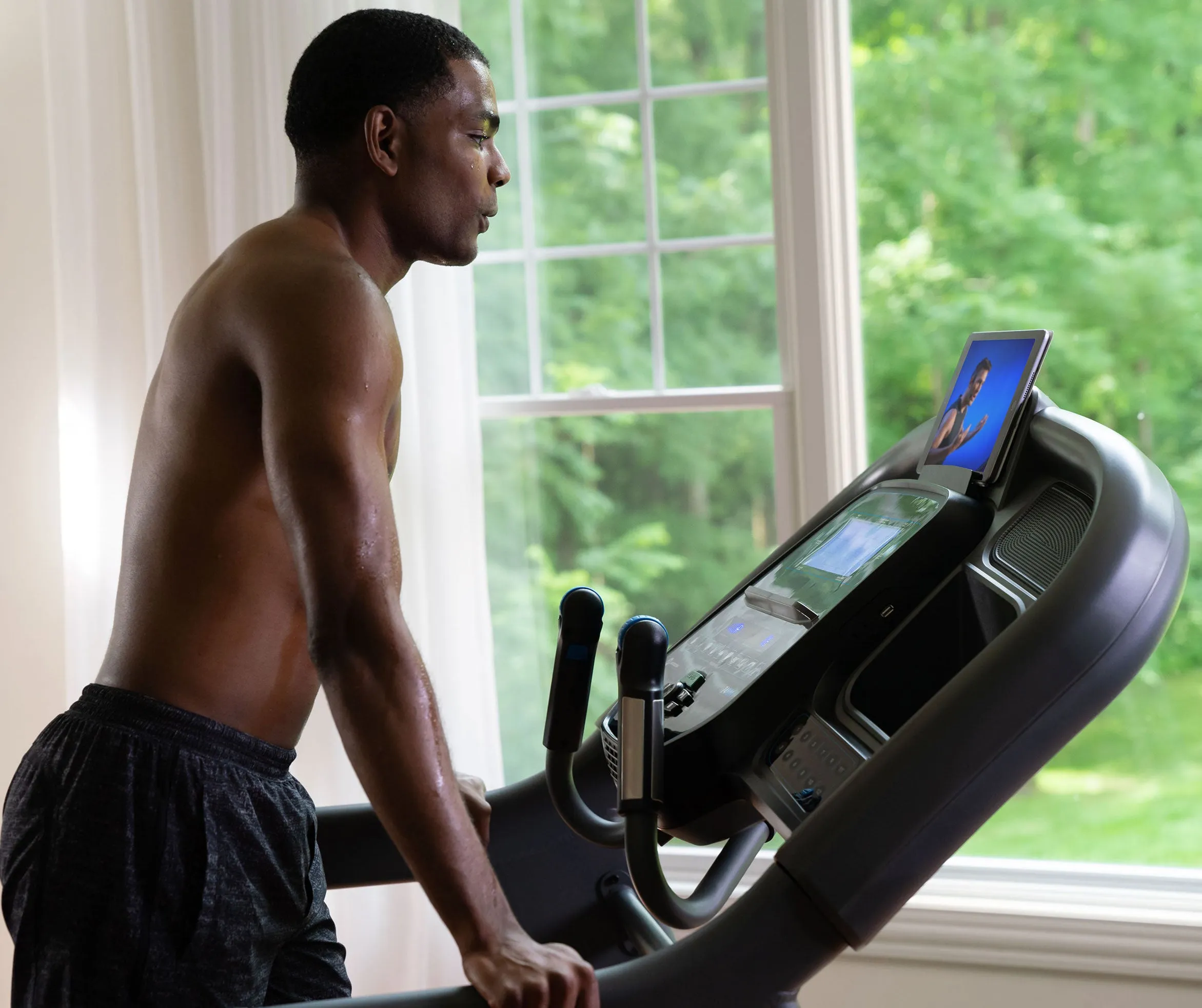 NEW Horizon 7.4AT @Zone Folding Treadmill