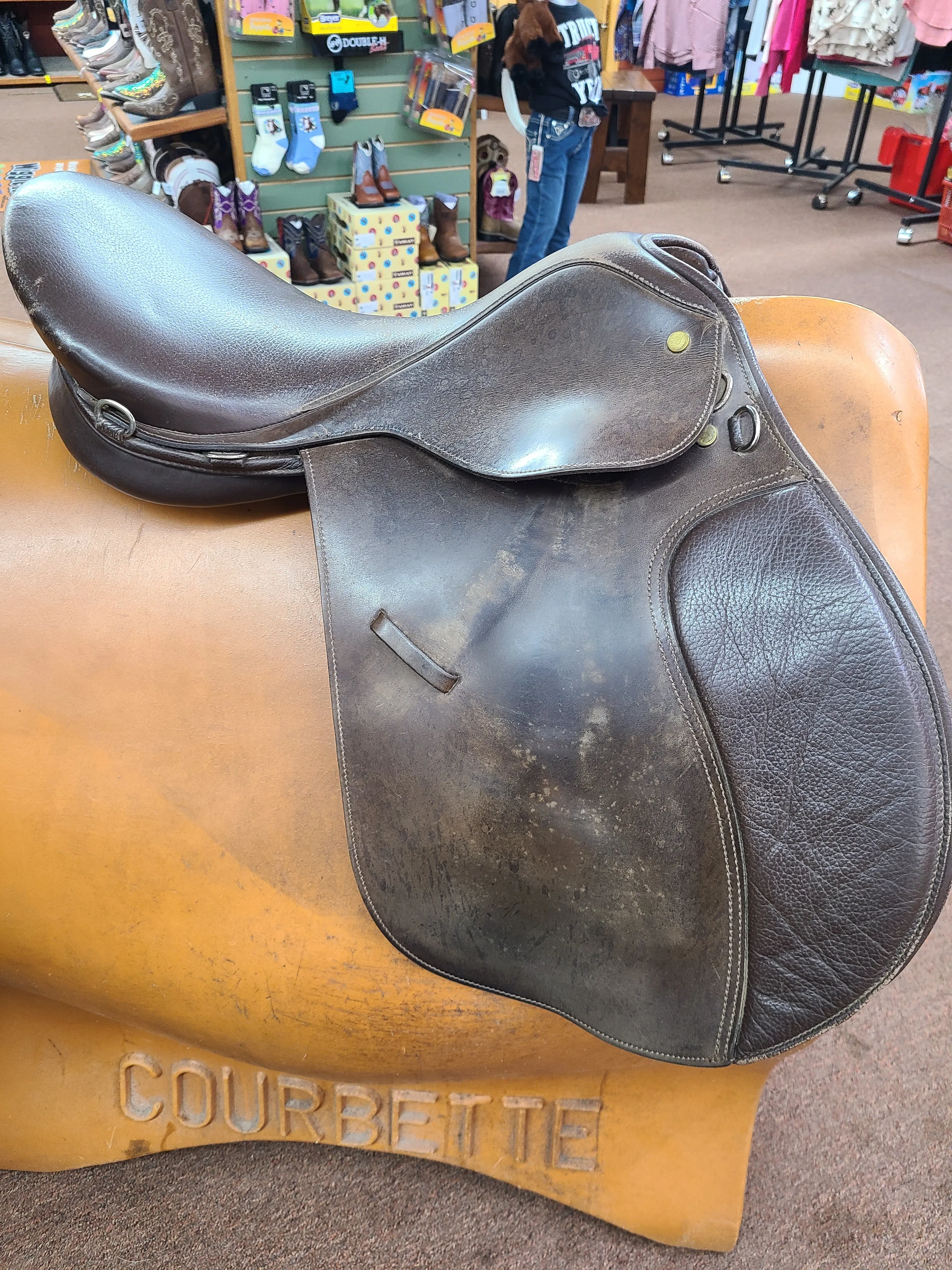 Used 18" Collegiate All Purpose Saddle