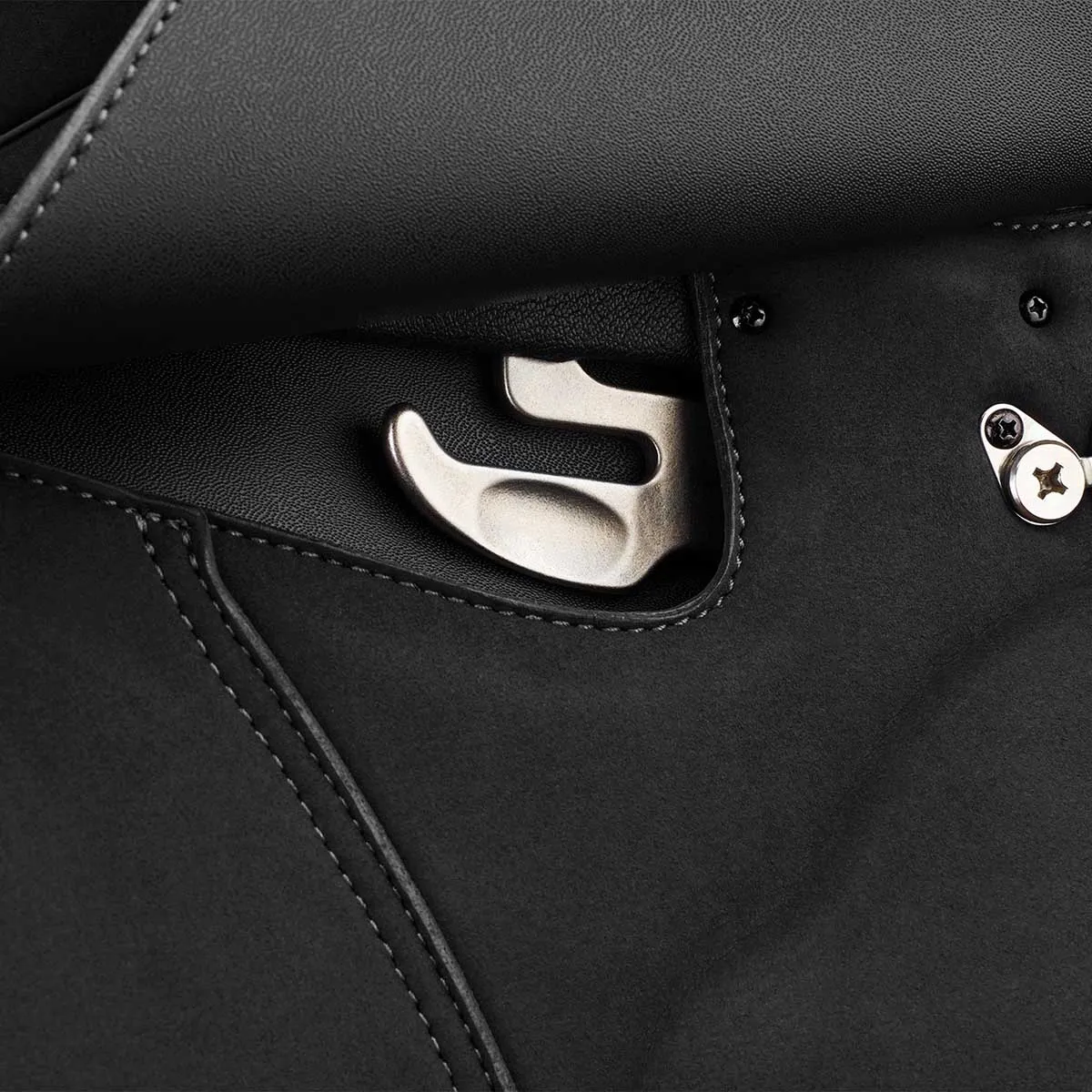 Wintec Pro Dressage Saddle, Black